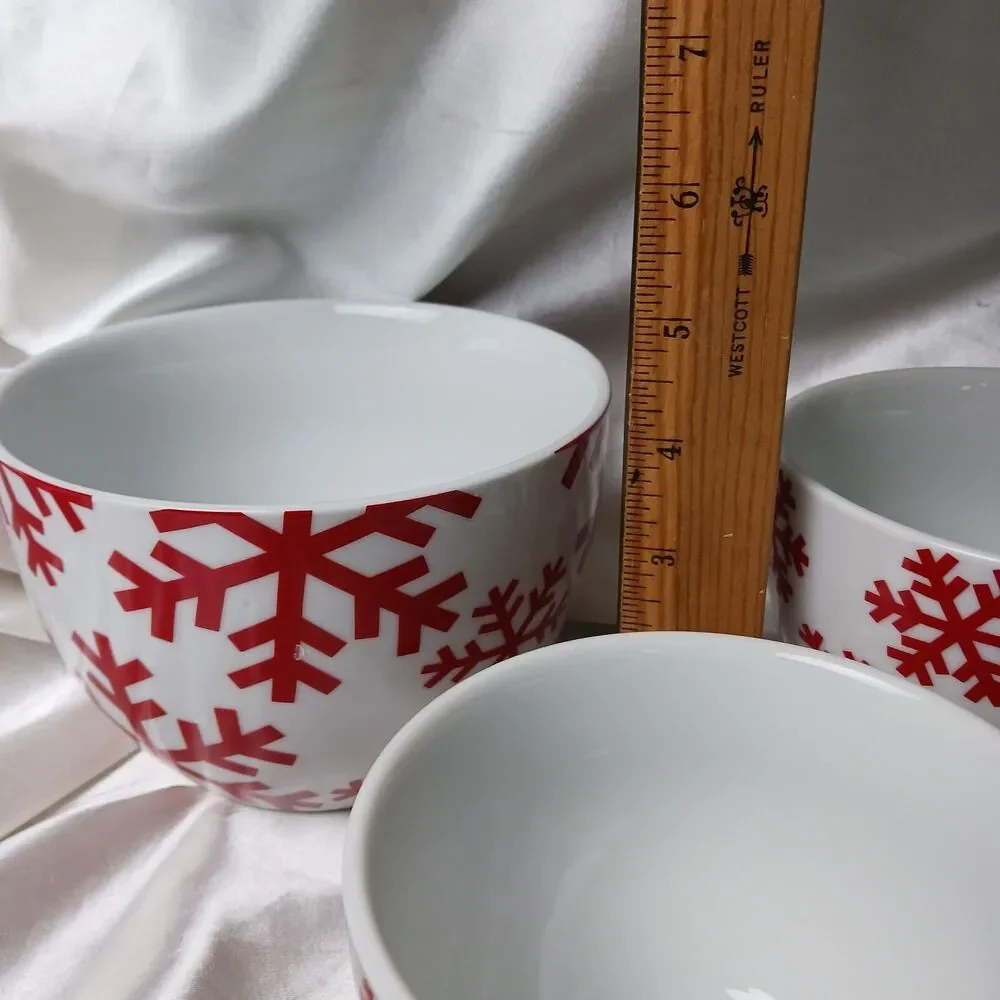 CRATE & BARREL 3 PIECE NESTING BOWL SET-RED SNOWFLAKES